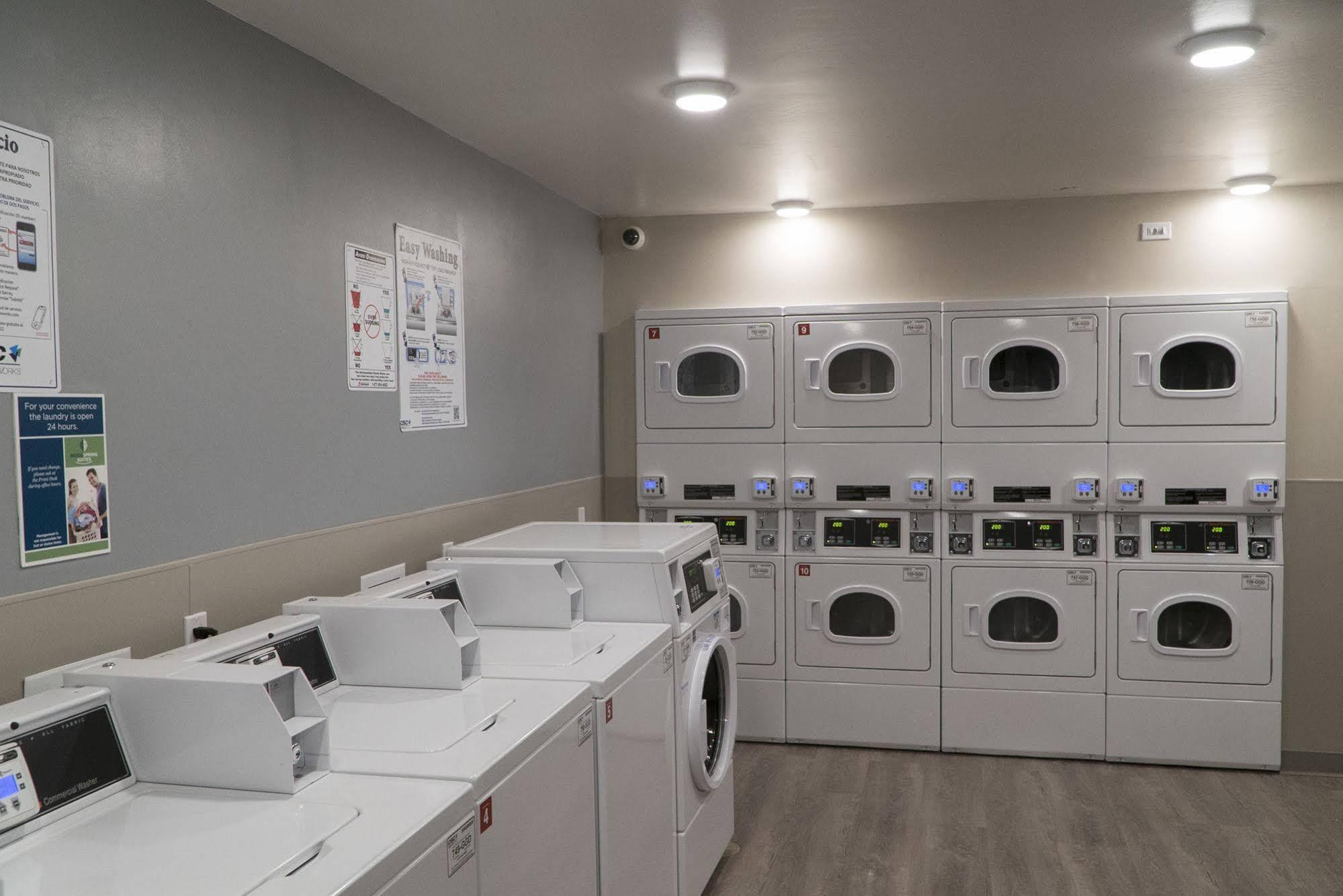 Woodspring Suites Bakersfield East Εξωτερικό φωτογραφία