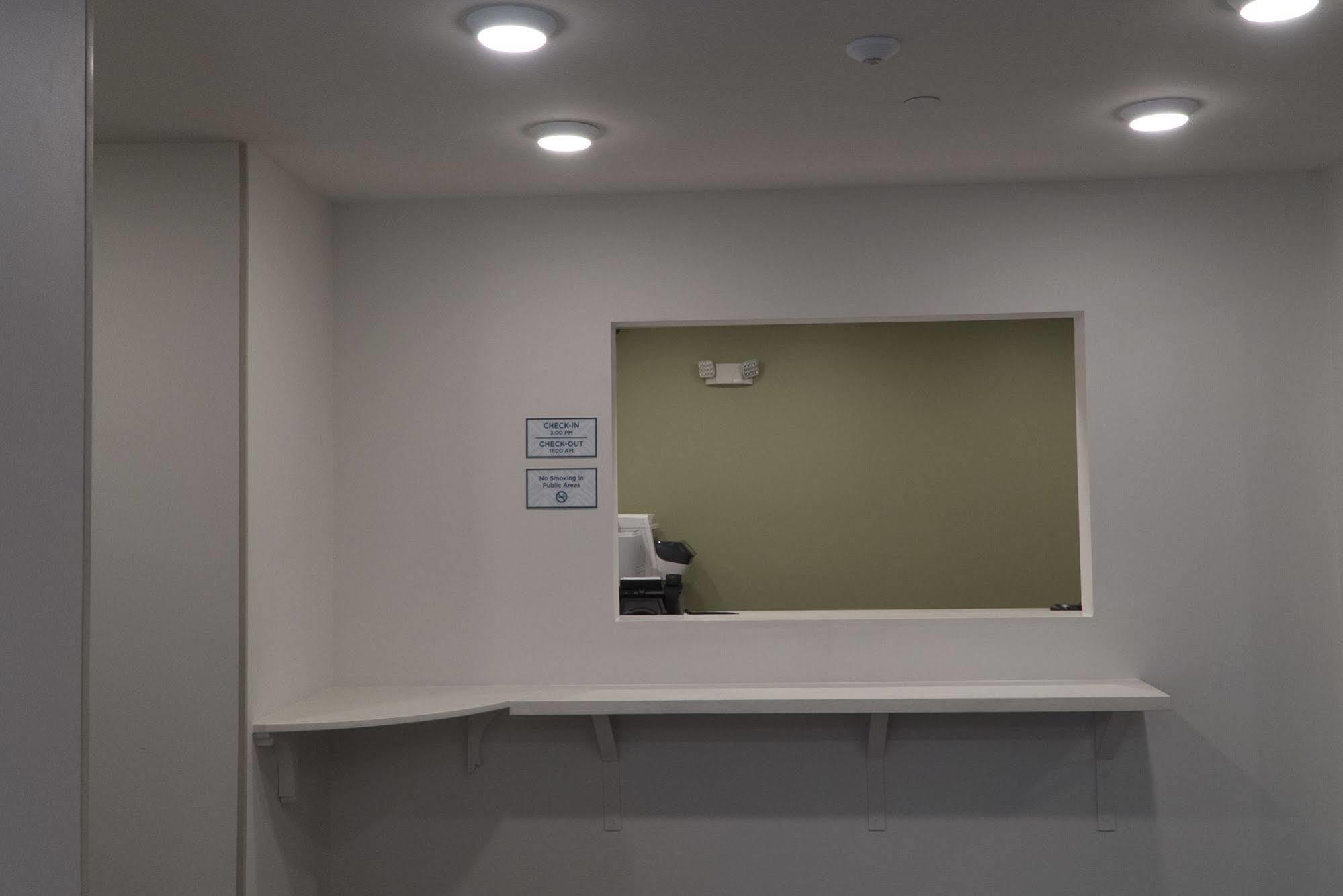 Woodspring Suites Bakersfield East Εξωτερικό φωτογραφία